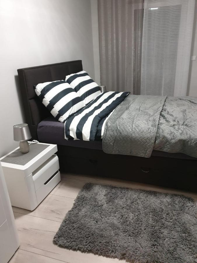 Apartament Skarbowa 1& Parking Leszno  Exterior photo